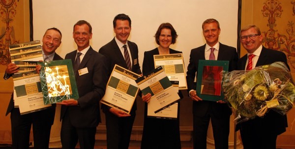 Top-Platzierungen für die Seminaris- und Avendi-Hotels beim Ranking »Die besten Tagungshotels Deutschland 2013«. Auf dem Foto die Hoteldirektoren (v. links): Klaus Anger (Seminaris Hotel Lüneburg), Oliver Heldt (Seminaris Campushotel Berlin), Oliver Knauth (stellv. Direktor Seminaris SeeHotel Potsdam, ), Claudia Wehming (avendi Hotel am Griebnitzsee), Ronald Schnaubelt (Seminaris SeeHotel Potsdam) und Geschäftsführer Hartmut S. Pirl. 