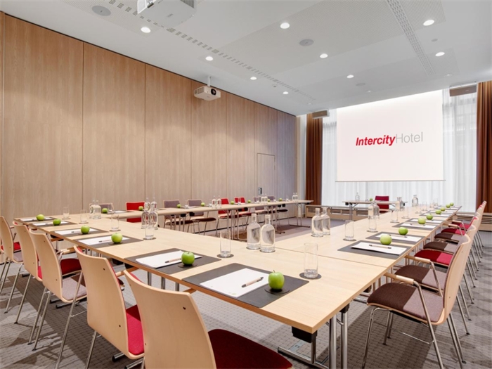 IntercityHotel Frankfurt Hauptbahnhof S  d  Tagungshotel Frankfurt