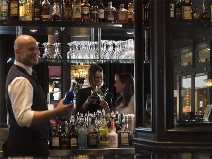 Bar